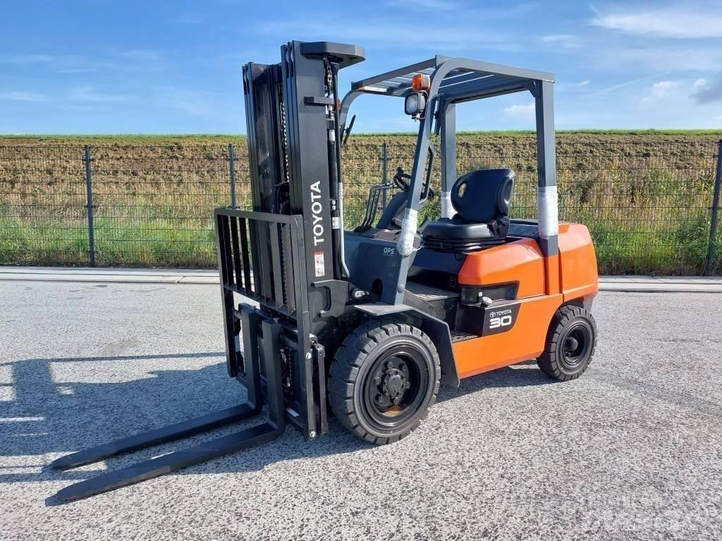 Toyota FDZN30 Andere Gabelstapler