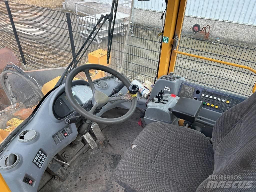 Volvo L 220 E Radlader