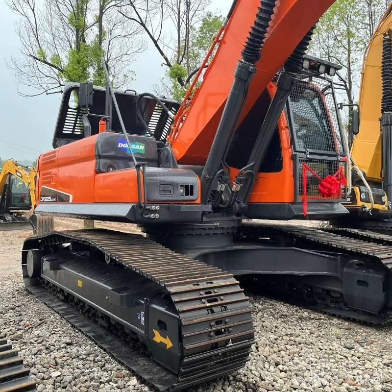 Doosan DX 225 Raupenbagger