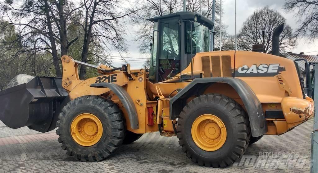 CASE 821 E Radlader