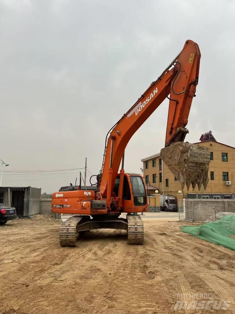 Doosan DX300LCA Raupenbagger