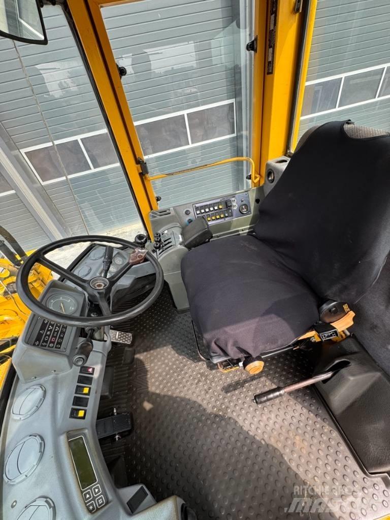 Volvo L90B Radlader