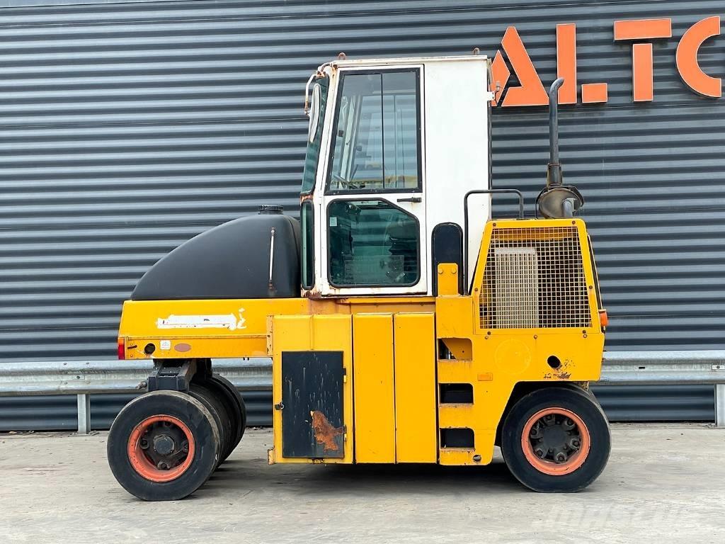 Dynapac CP 142 Gummiradwalzen