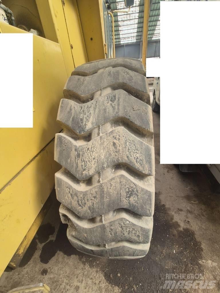 CAT CS 563 Tandemwalzen