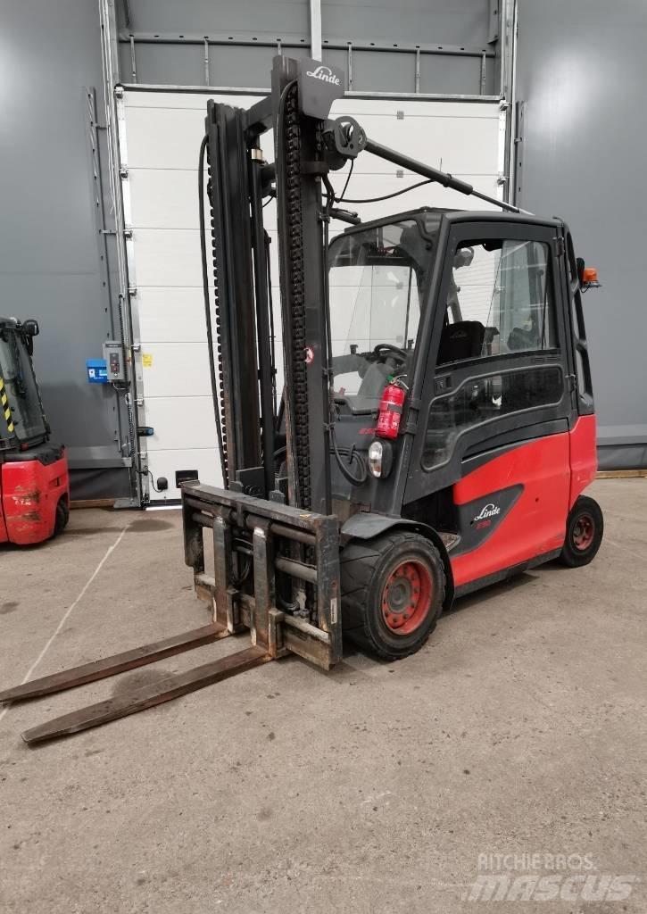 Linde E50HL-01 Elektrostapler