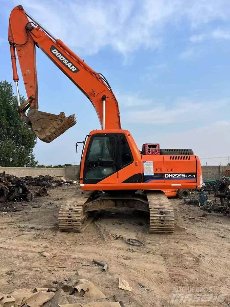 Doosan DH 225 LC-7 Raupenbagger