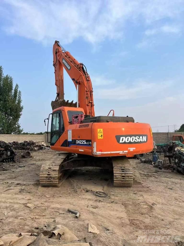 Doosan DH 225 LC-7 Raupenbagger