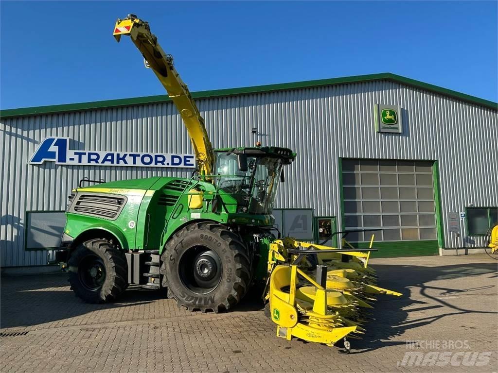 John Deere 8400i Feldhäcksler