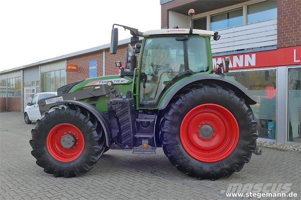 Fendt 718 vario s4 Traktoren