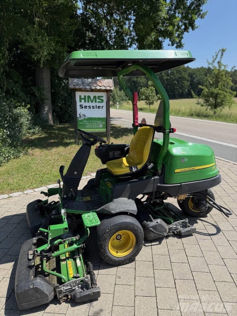 John Deere 2500 E Grünflächenmäher