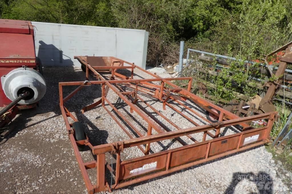 Brown bale sledge Schwader