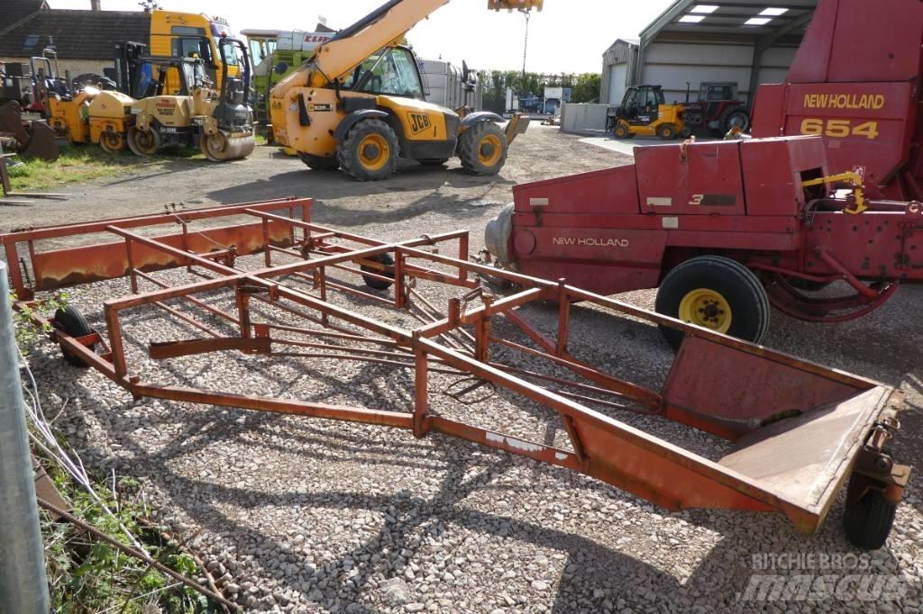 Brown bale sledge Schwader
