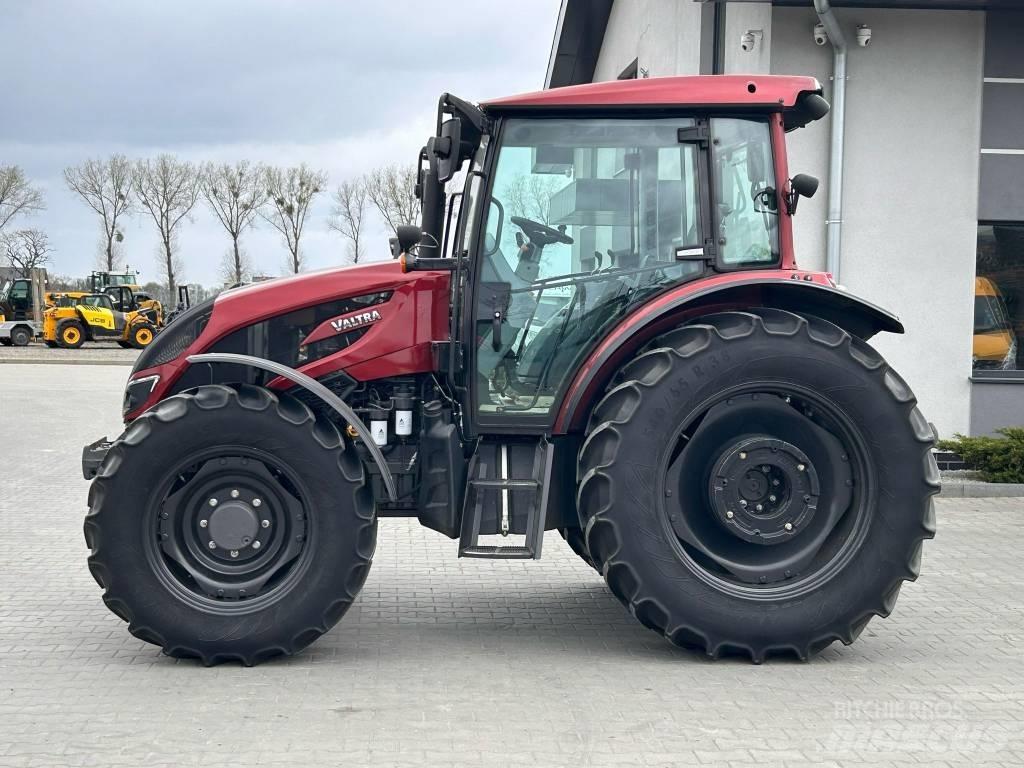 Valtra A 104 Traktoren