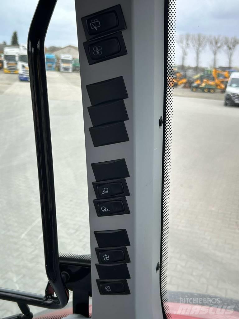 Valtra A 104 Traktoren