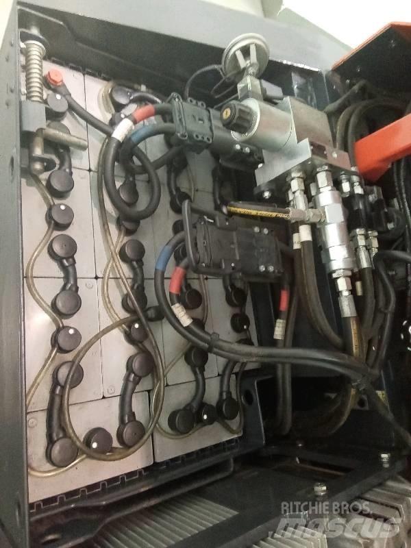 Combilift C 3000CBE Elektrostapler