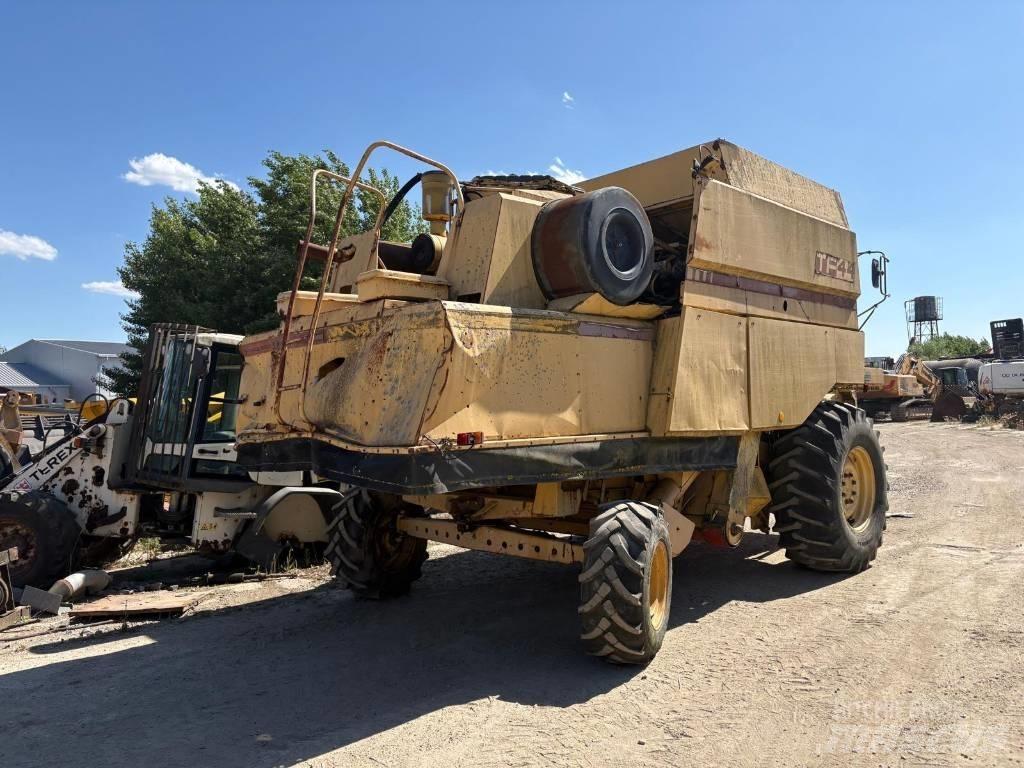 New Holland TF 42 Mähdrescher