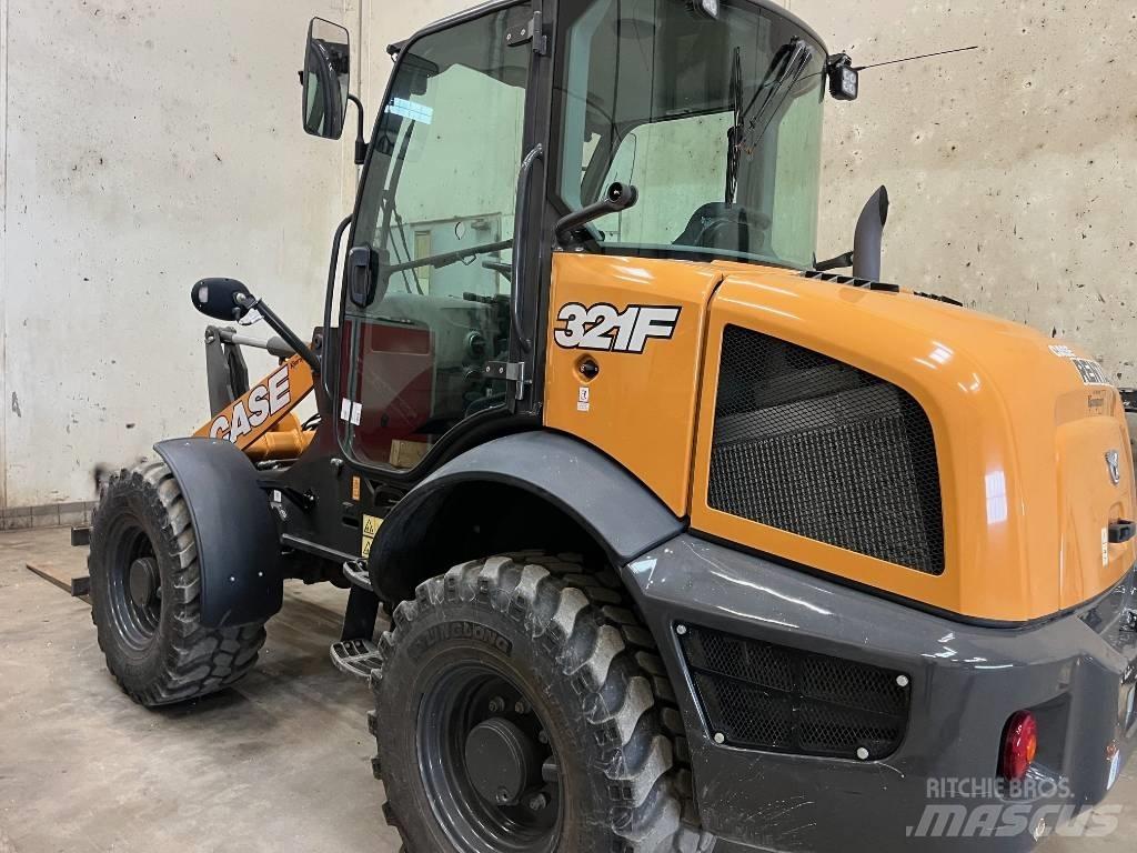 CASE 321 F Radlader