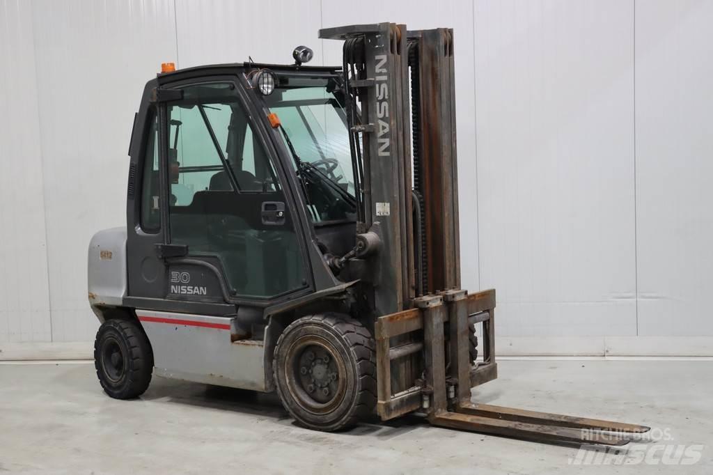 Nissan FGD02A30Q Dieselstapler