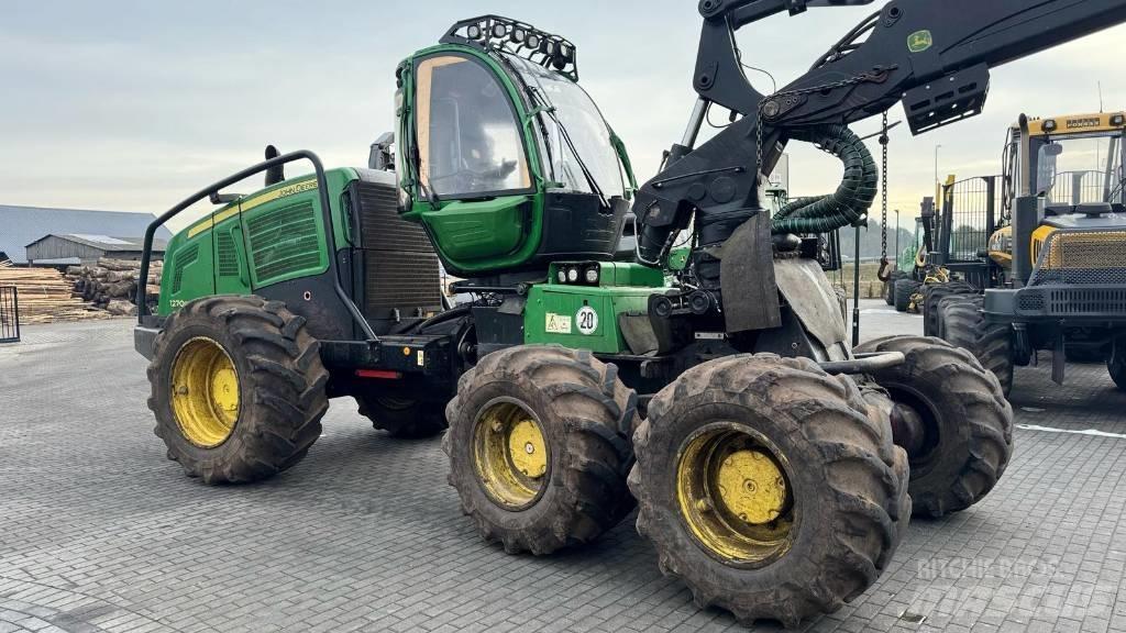 John Deere 1270 E Harvester