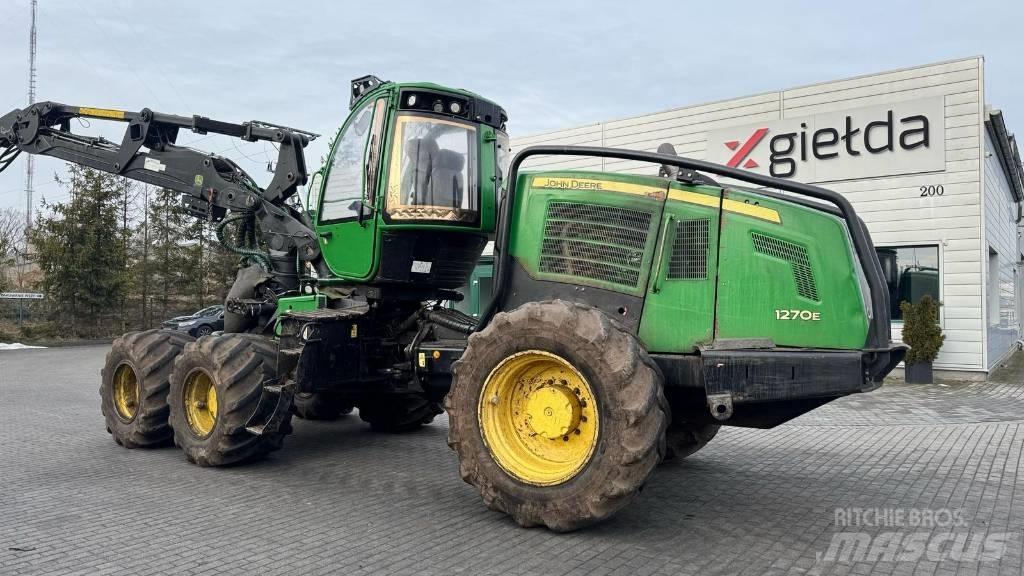 John Deere 1270 E Harvester