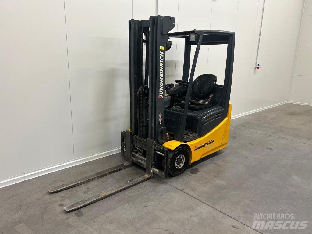 Jungheinrich EFG 215 Elektrostapler