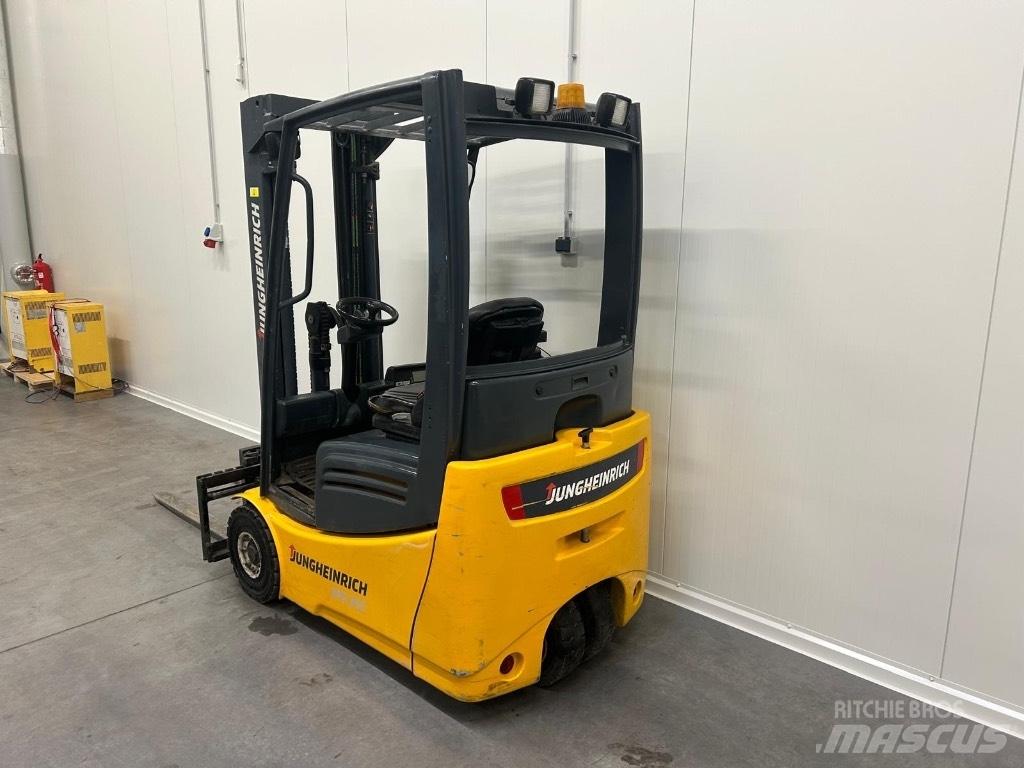 Jungheinrich EFG 215 Elektrostapler