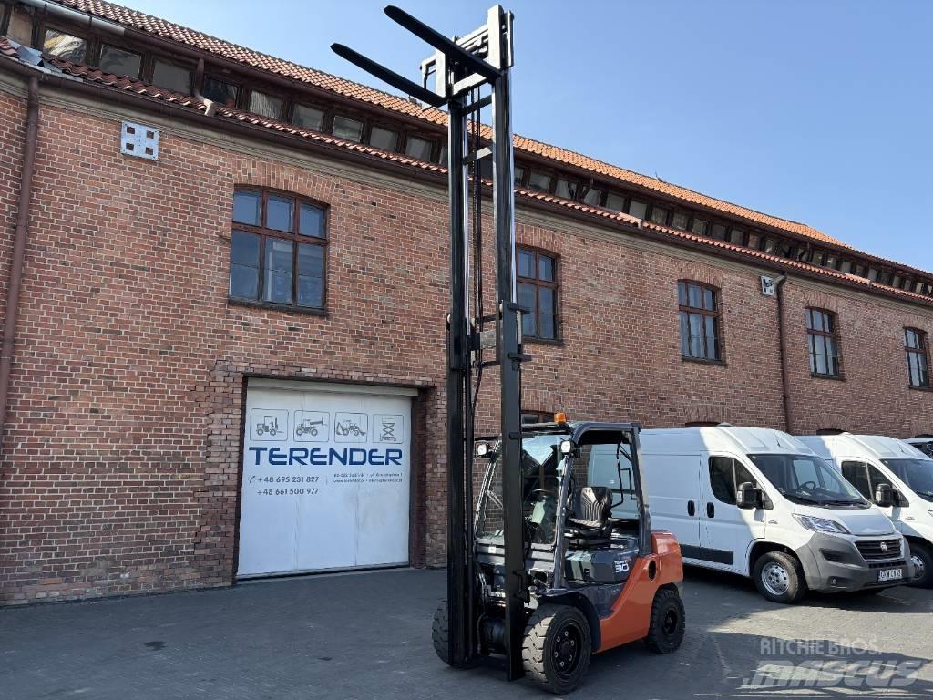 Toyota 06-8FD30F Dieselstapler