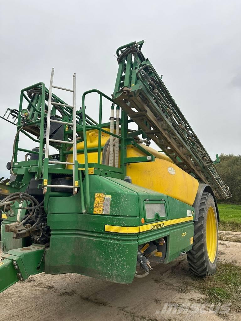 John Deere R 962 i Anhängespritzen