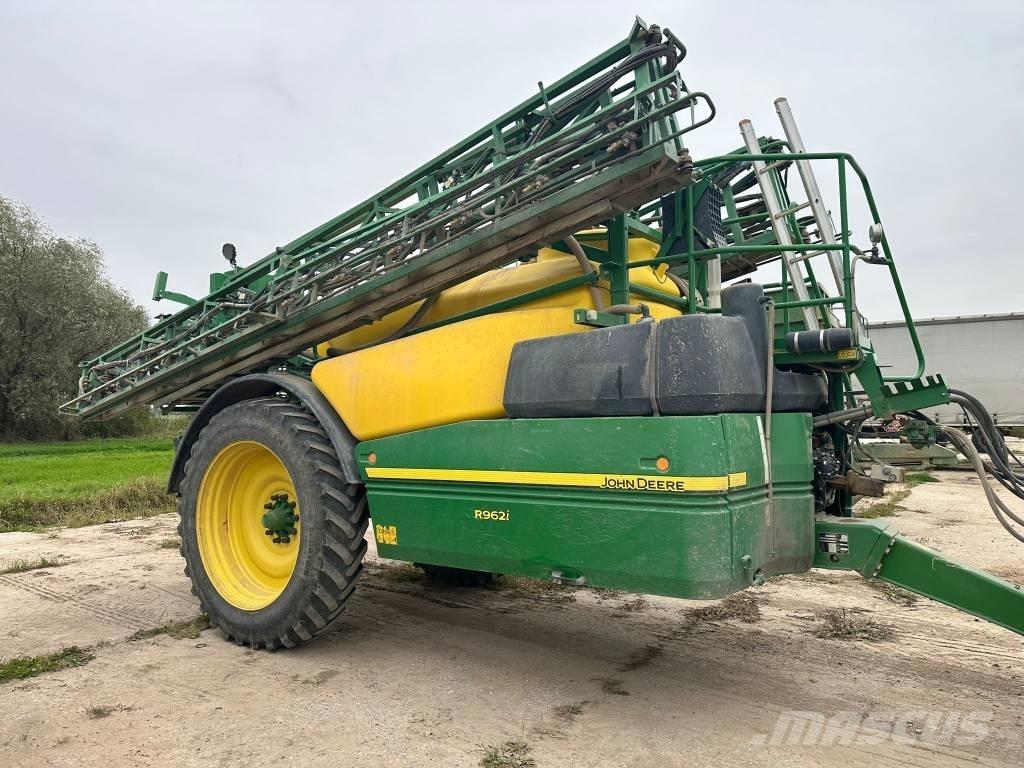 John Deere R 962 i Anhängespritzen