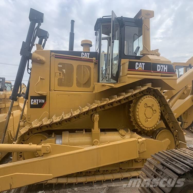 CAT D7H Bulldozer