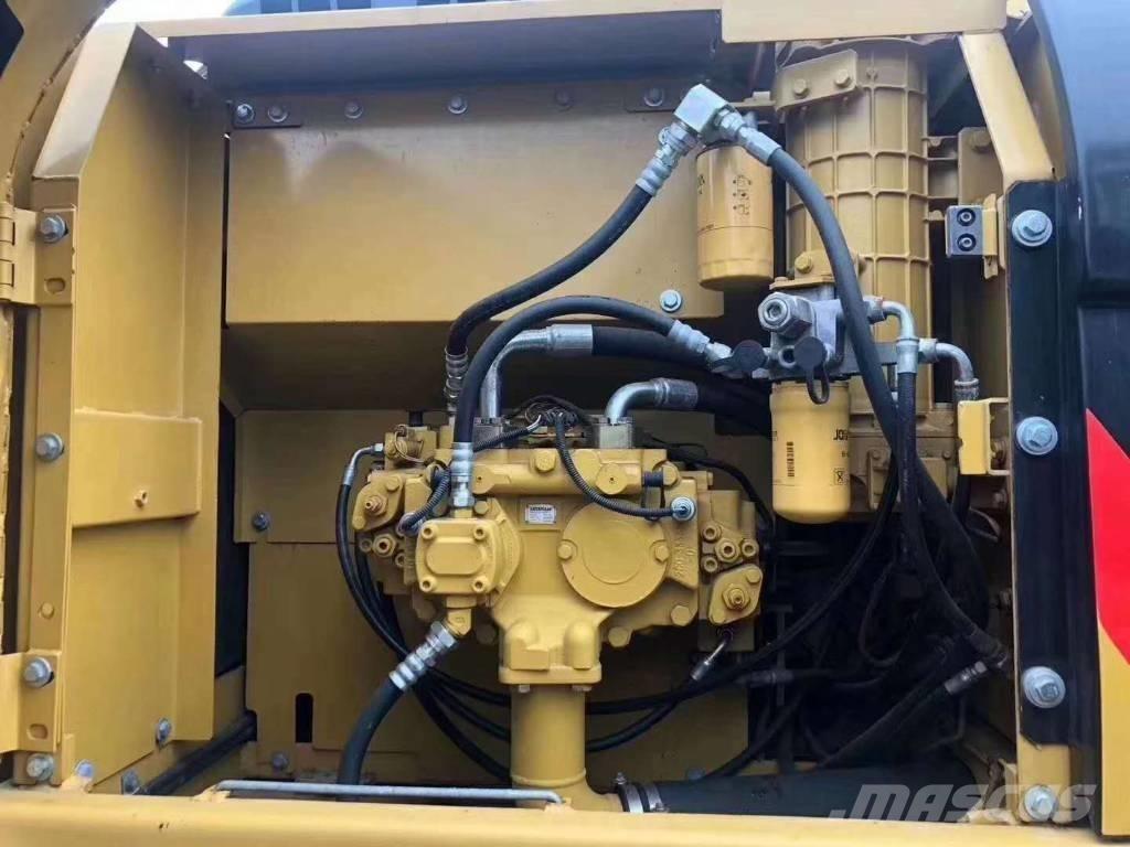 CAT 323 Raupenbagger