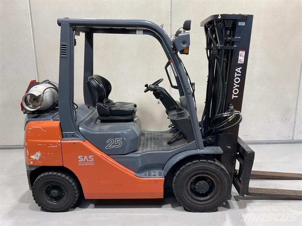 Toyota 8FGF25 Gasstapler