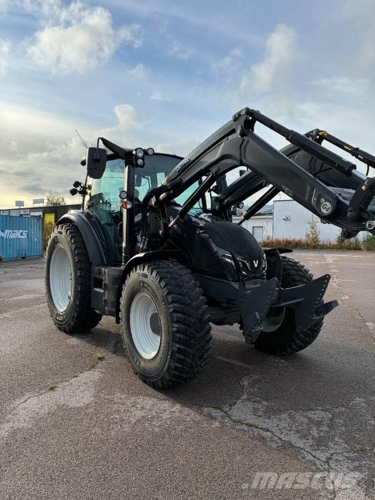 Valtra G135A Traktoren