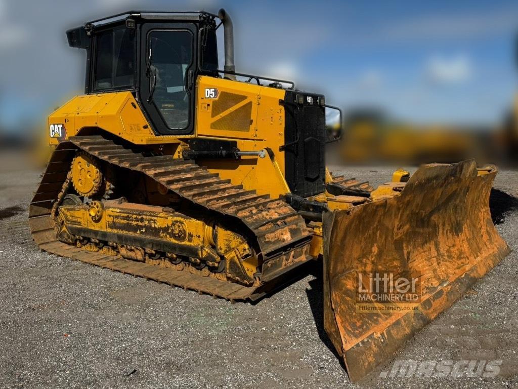 CAT D 5 Bulldozer