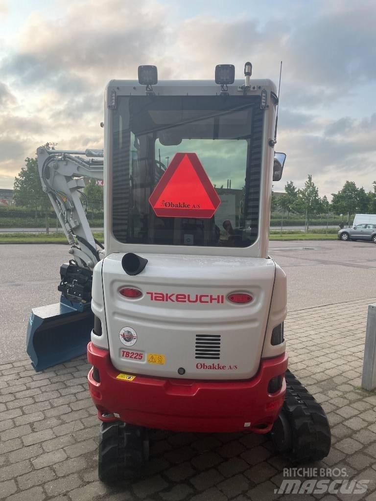 Takeuchi TB 225 Minibagger < 7t