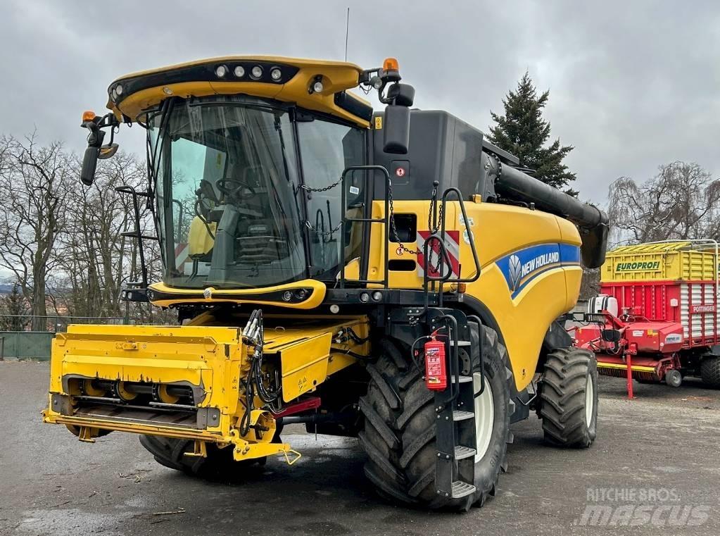 New Holland CX 880 Mähdrescher