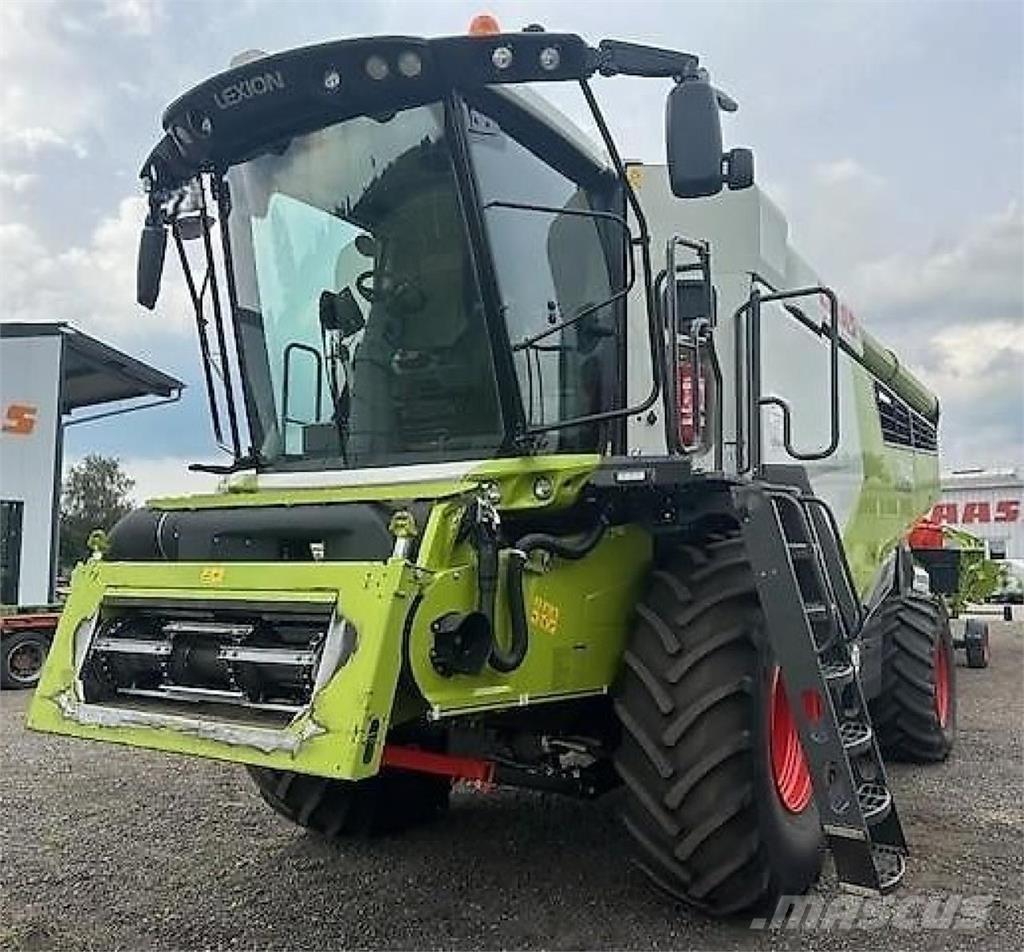 CLAAS Lexion 7400 Mähdrescher