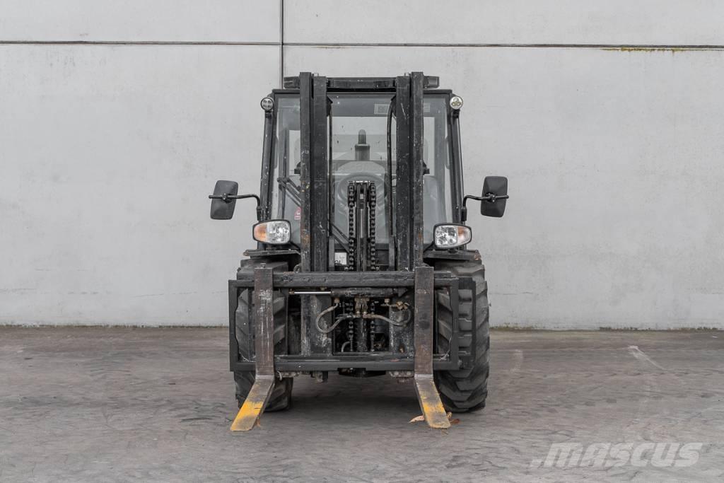 Manitou MC 30-4 Dieselstapler