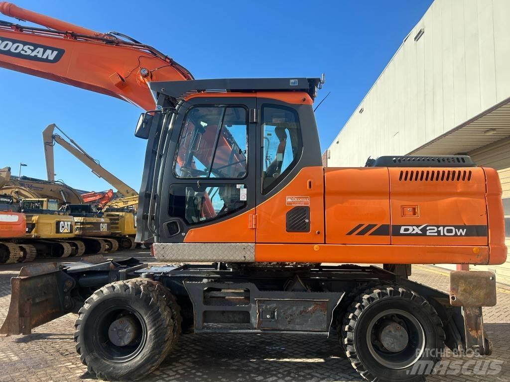 Doosan DX 210 W Mobilbagger