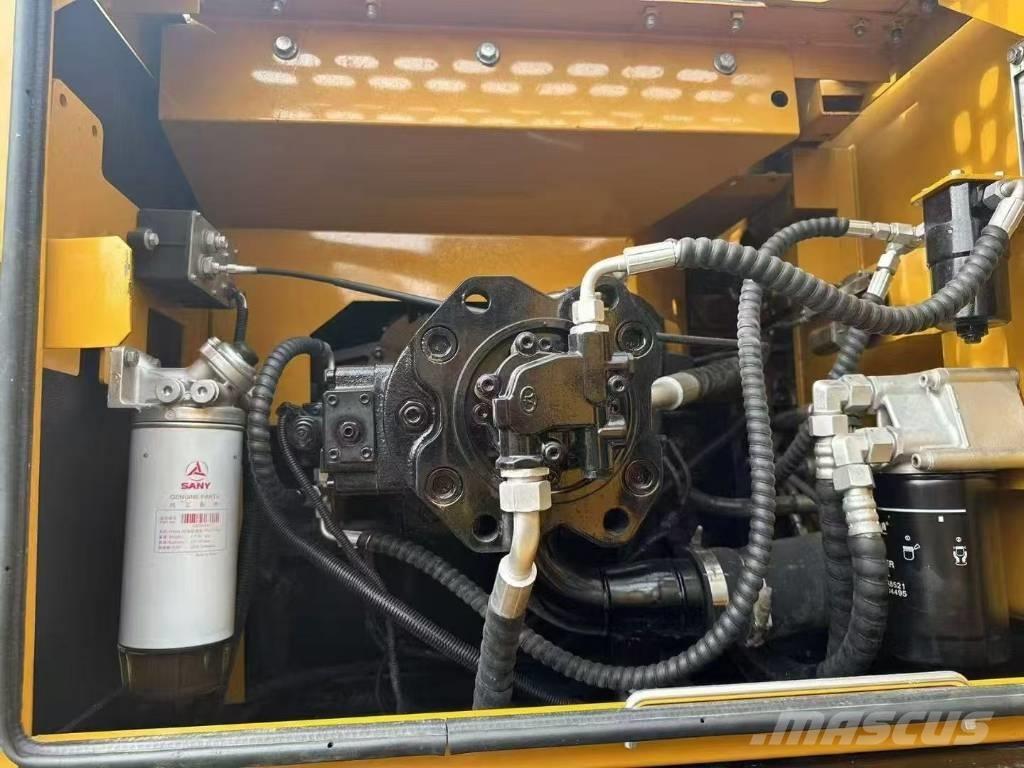 Sany 215C Raupenbagger