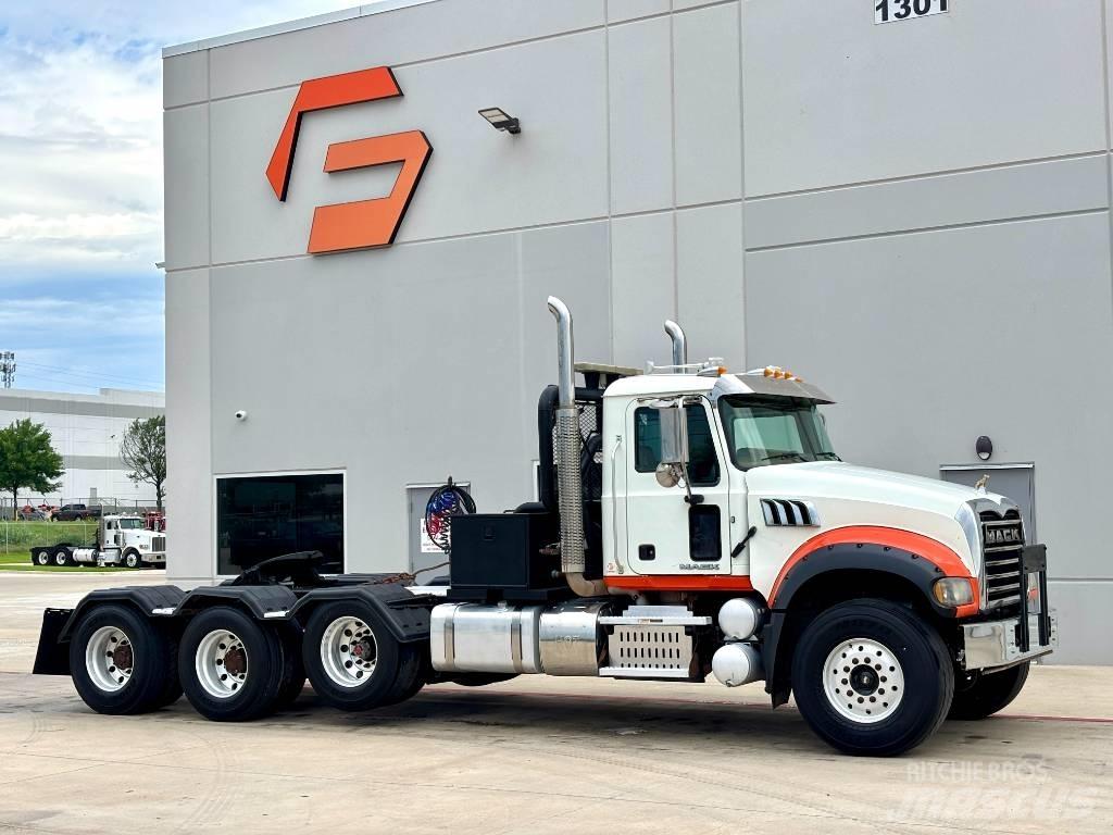 Mack GU 713 Bergungsfahrzeuge