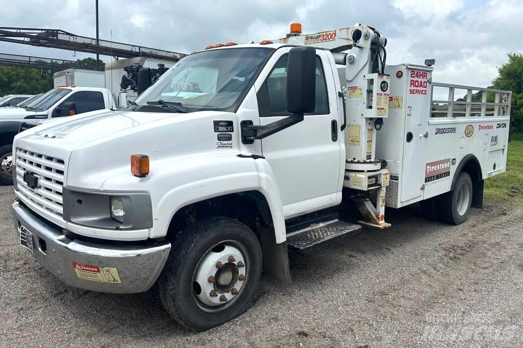 Chevrolet C5500 Raupenkrane