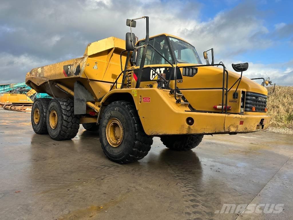 CAT 740C Dumper - Knickgelenk