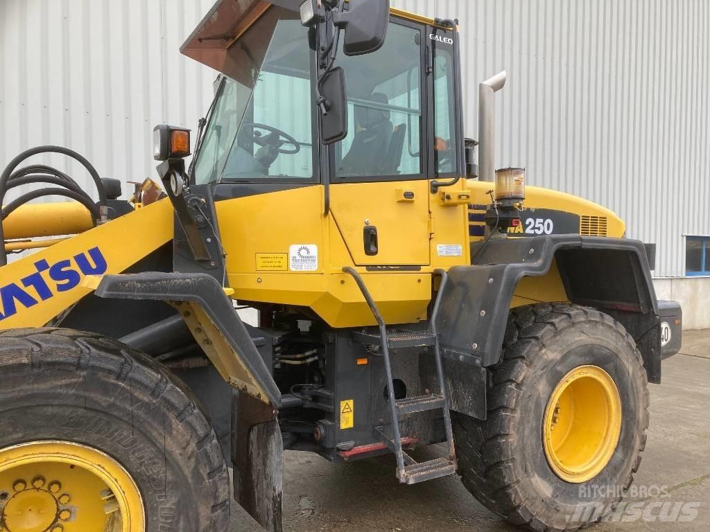 Komatsu WA 250 Radlader