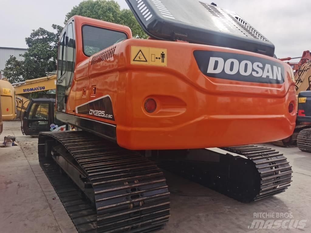 Doosan DX 225 LC-9C Raupenbagger