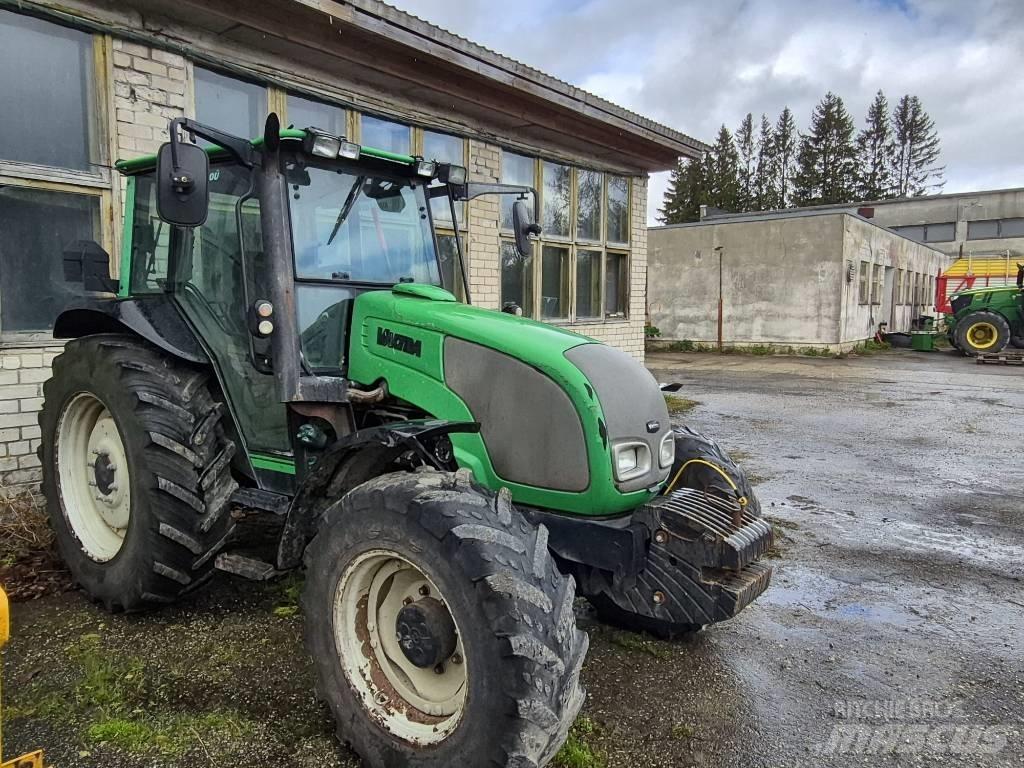 Valtra A 95 Traktoren