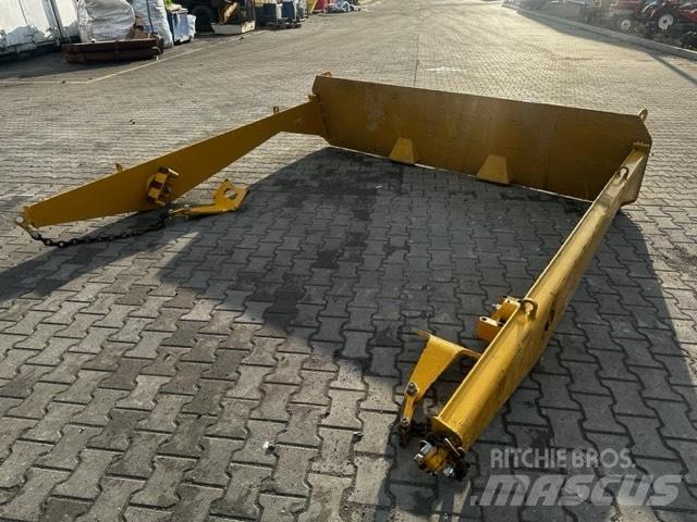 CAT 725 TAIL GATE Dumper - Knickgelenk