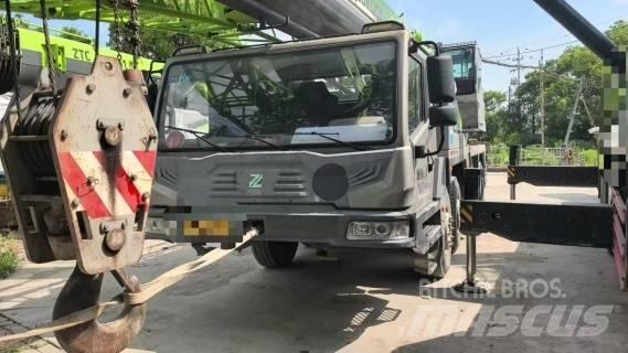 Zoomlion ZTC 500 H5 All-Terrain-Krane