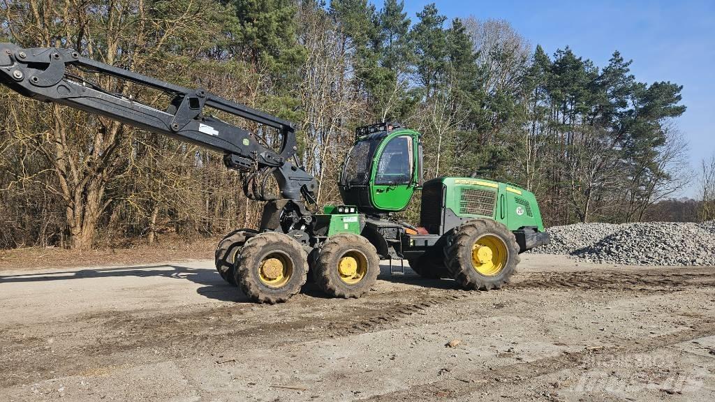 John Deere 1270 E Harvester