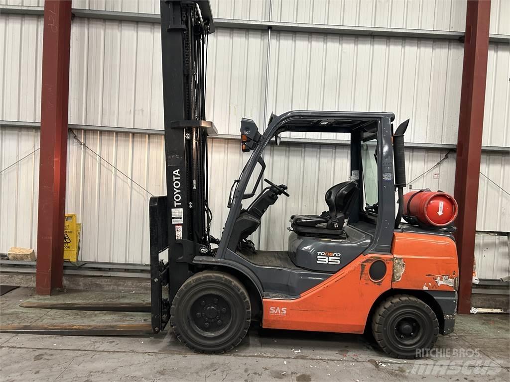 Toyota 02-8FGJF35 Gasstapler